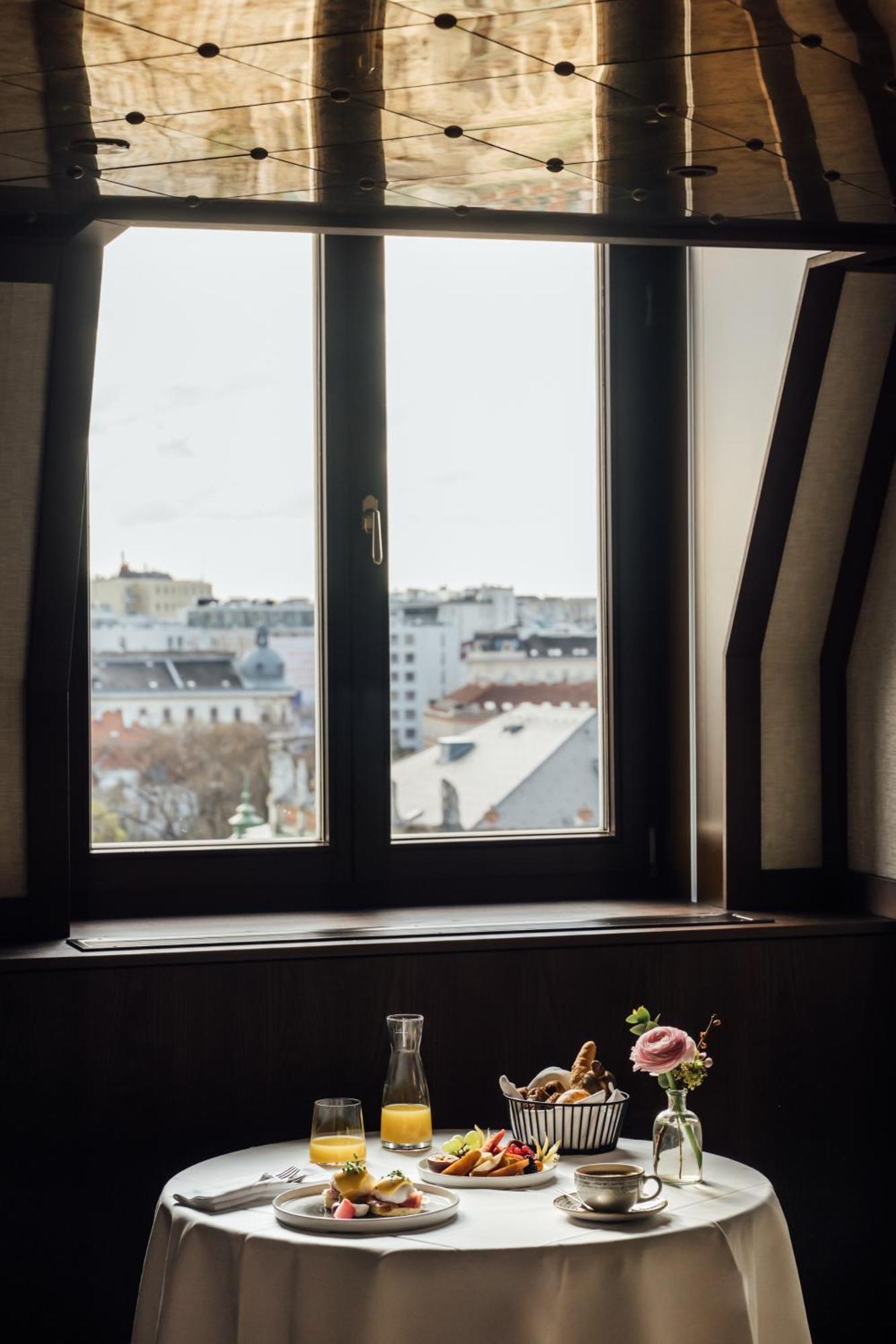 Hotel Almanac Palais Viena Exterior foto A window